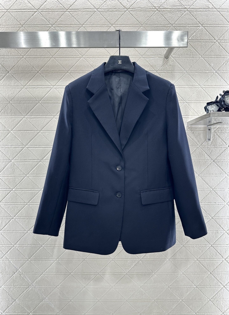 Pra*a outwear